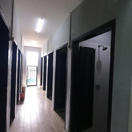 Innbox Hostel Sorong Eksteriør billede