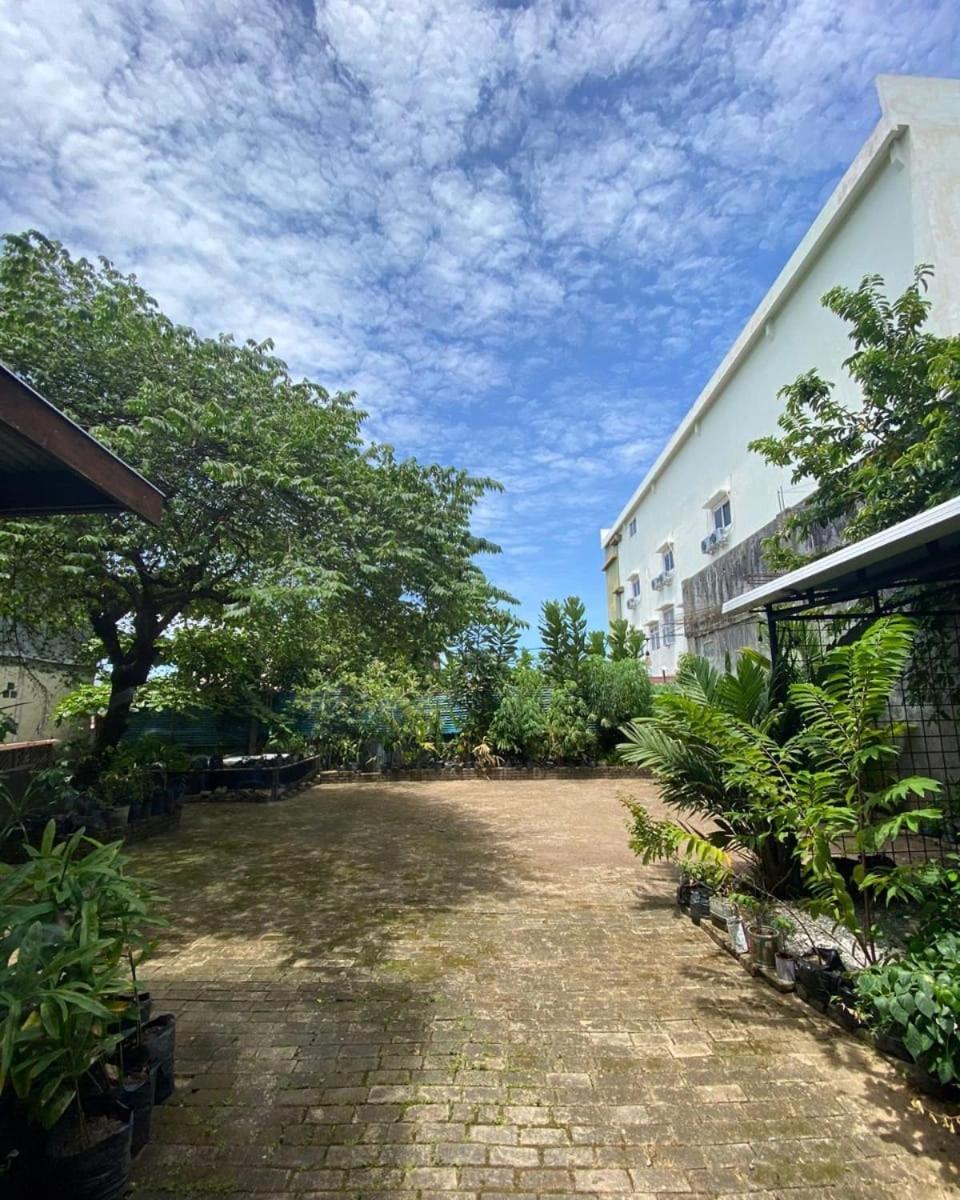 Innbox Hostel Sorong Eksteriør billede