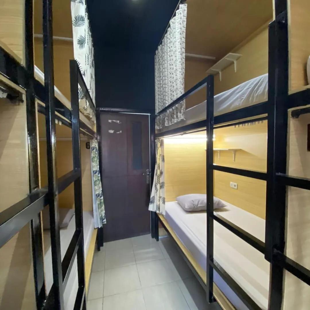 Innbox Hostel Sorong Eksteriør billede