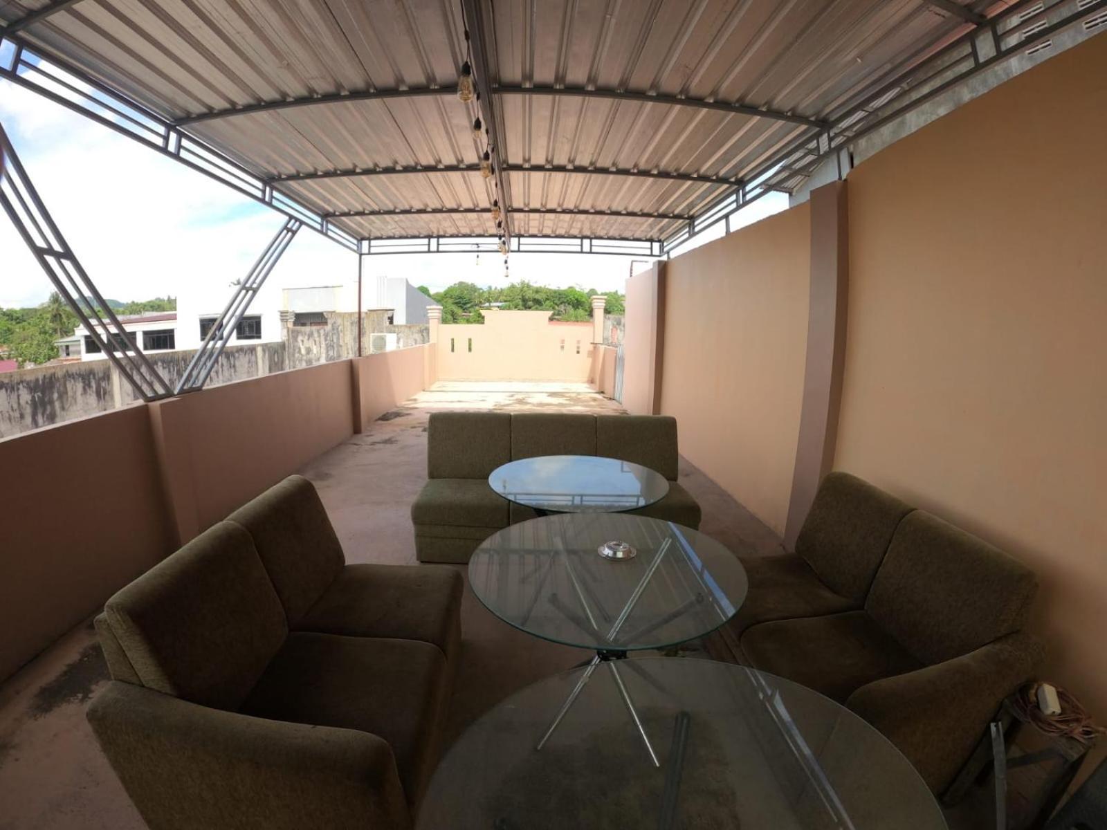 Innbox Hostel Sorong Eksteriør billede