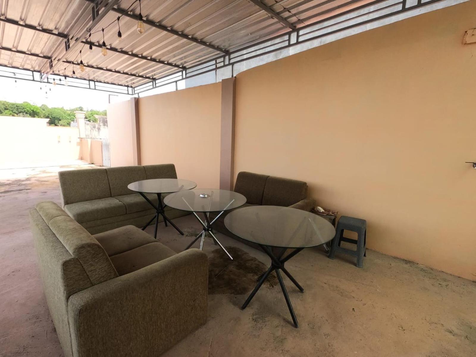 Innbox Hostel Sorong Eksteriør billede